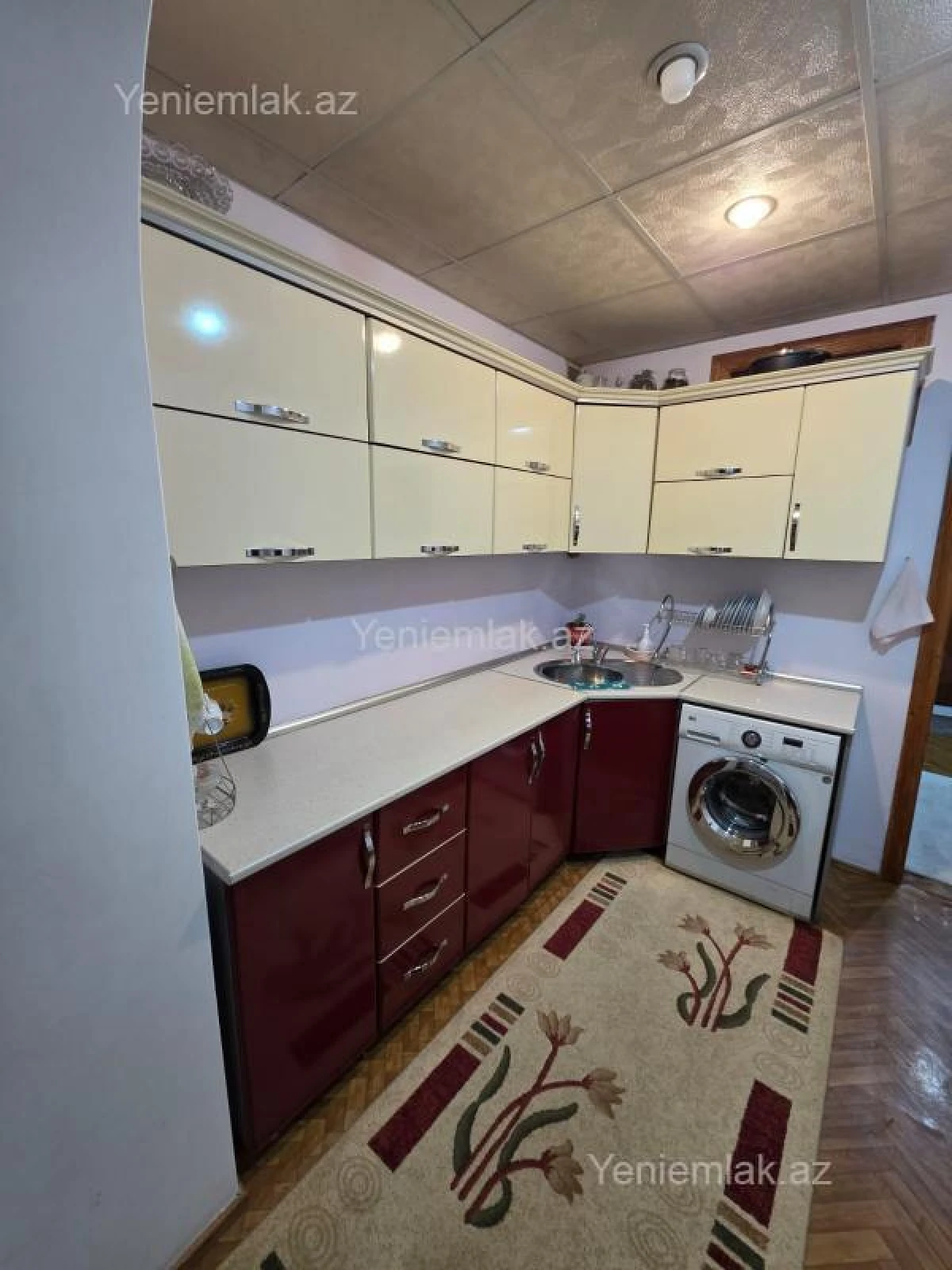 Satılır 4 otaqlı köhnə tikili 92 m²