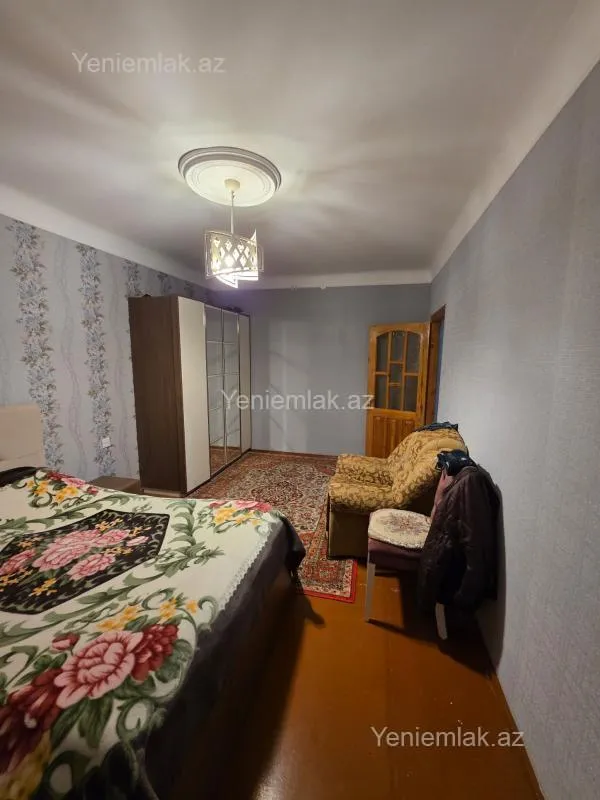 Satılır 4 otaqlı köhnə tikili 92 m²