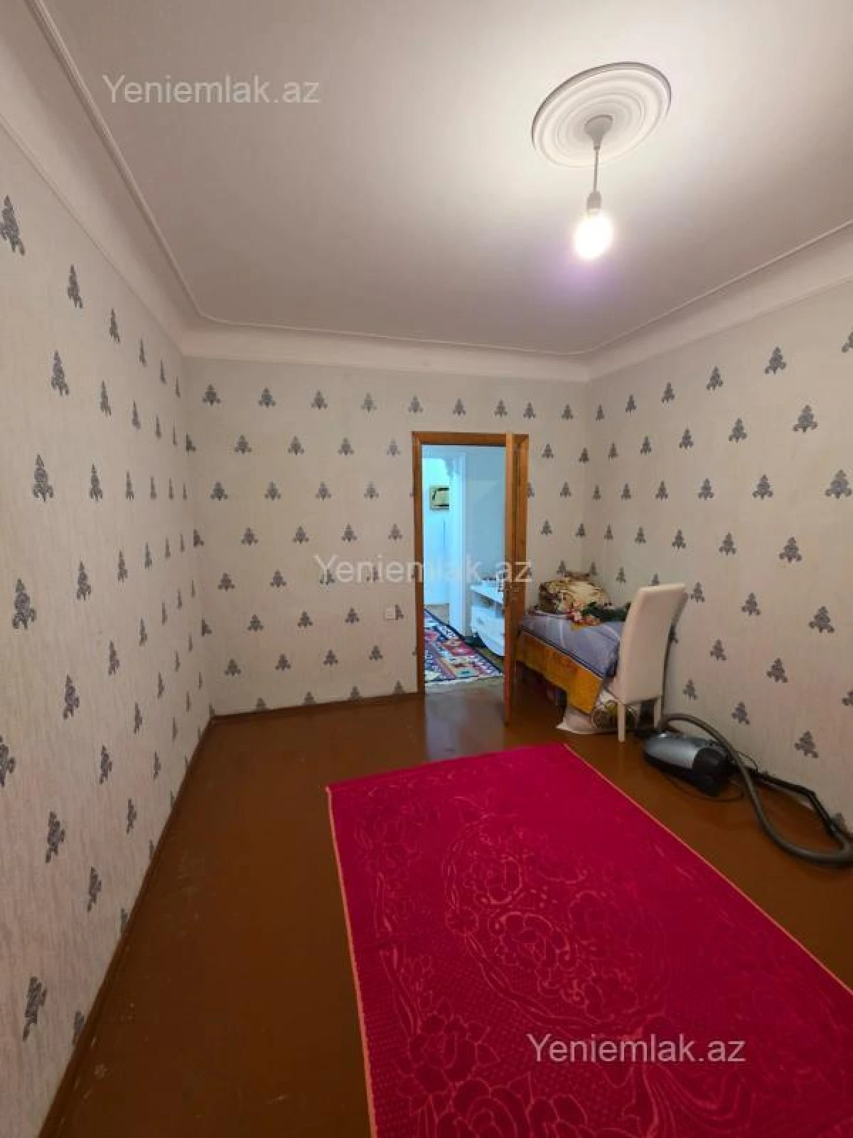 Satılır 4 otaqlı köhnə tikili 92 m²