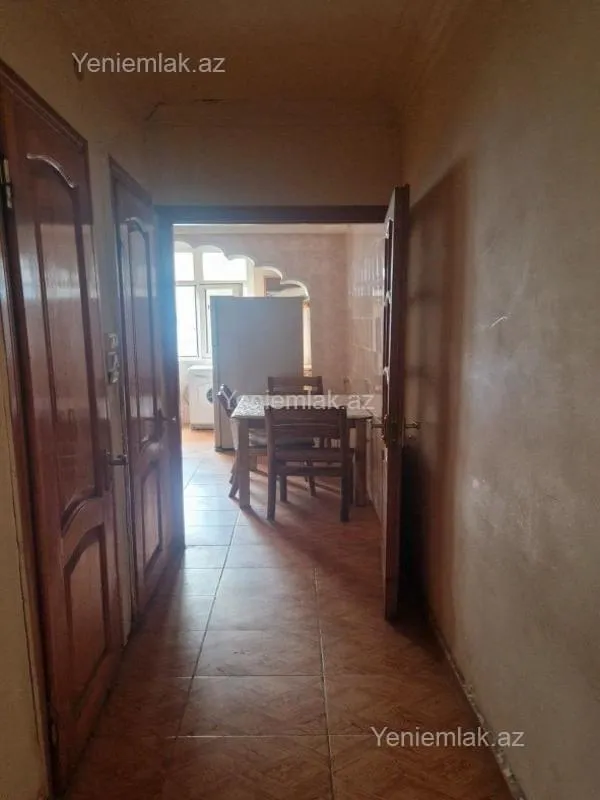 Satılır 5 otaqlı köhnə tikili 125 m²