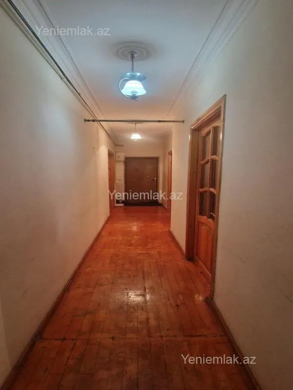 Satılır 5 otaqlı köhnə tikili 125 m²