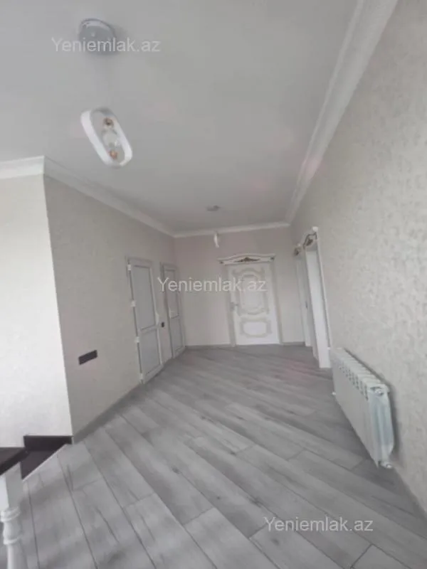 Satılır 5 otaqlı həyət evi 200 m²