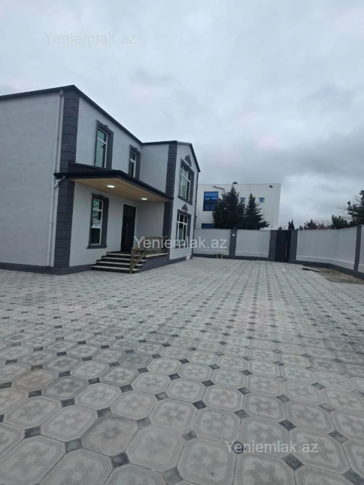 Satılır 5 otaqlı həyət evi 200 m²