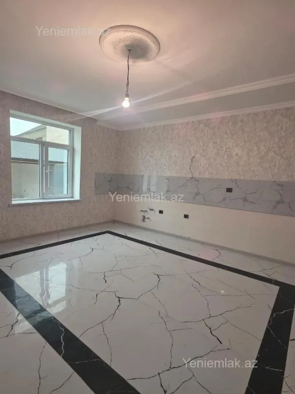 Satılır 5 otaqlı həyət evi 200 m²