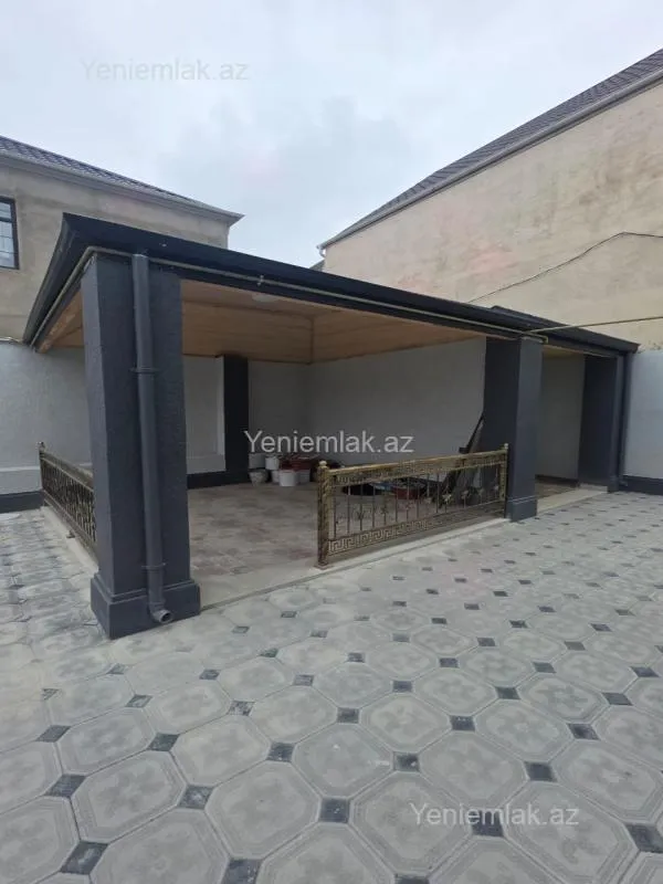 Satılır 5 otaqlı həyət evi 200 m²