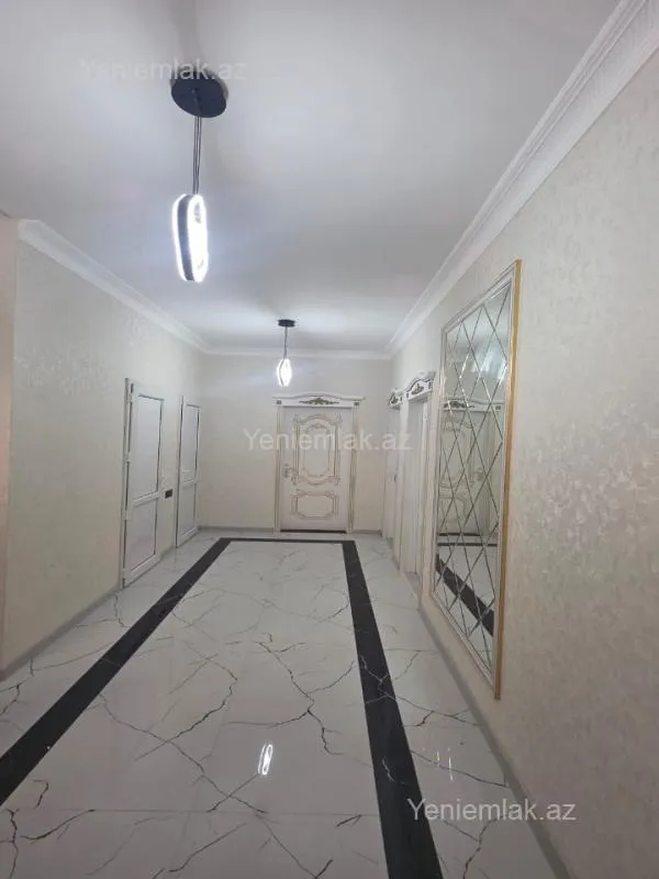Satılır 5 otaqlı həyət evi 200 m²