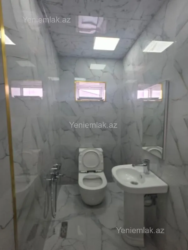 Satılır 5 otaqlı həyət evi 200 m²