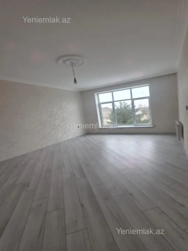 Satılır 5 otaqlı həyət evi 200 m²