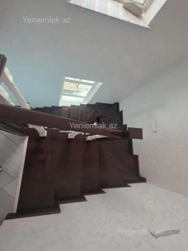 Satılır 5 otaqlı həyət evi 200 m²