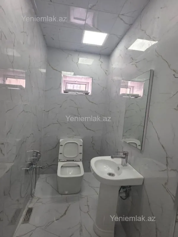 Satılır 5 otaqlı həyət evi 200 m²