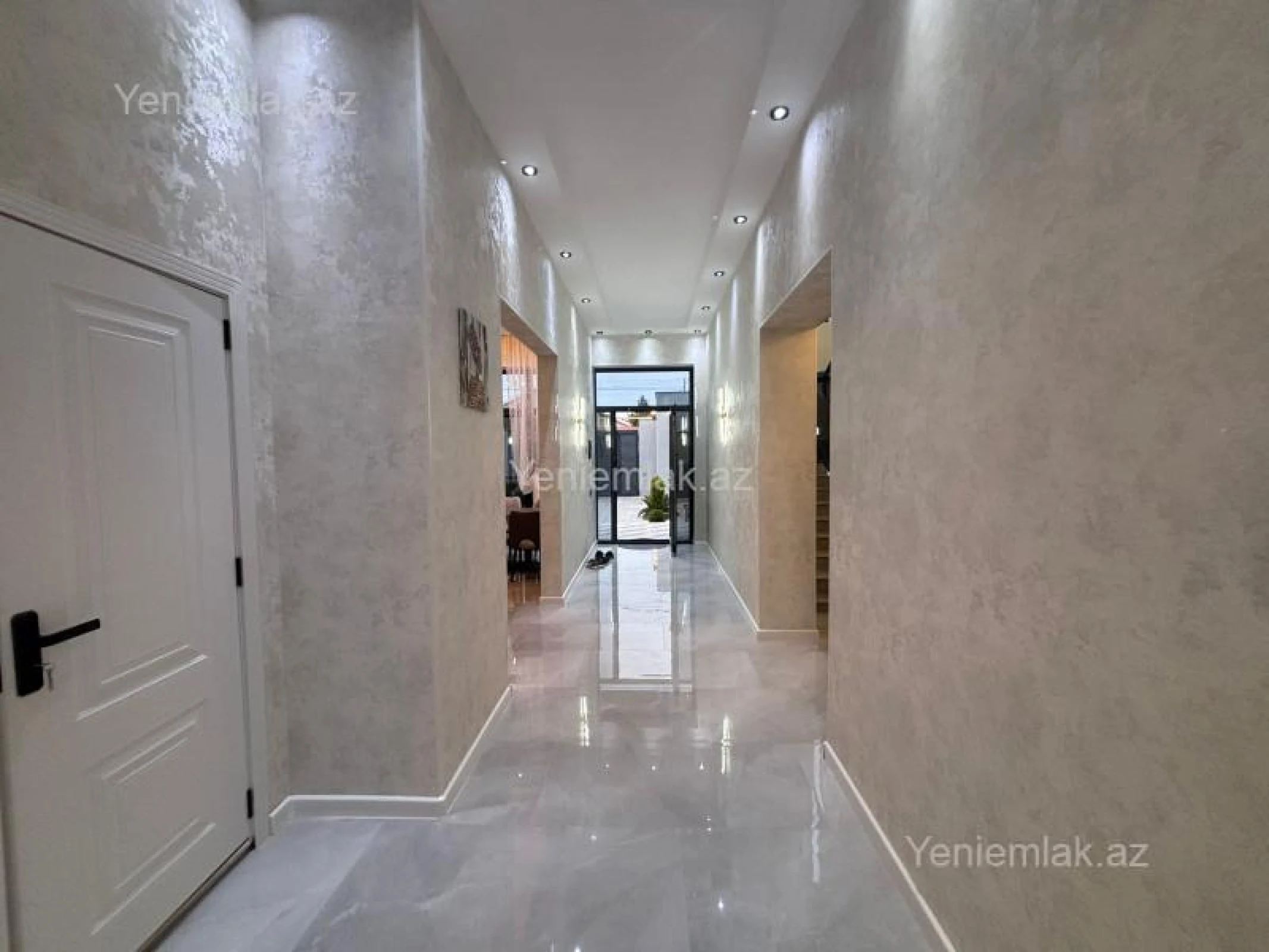 Satılır 4 otaqlı həyət evi 275 m²