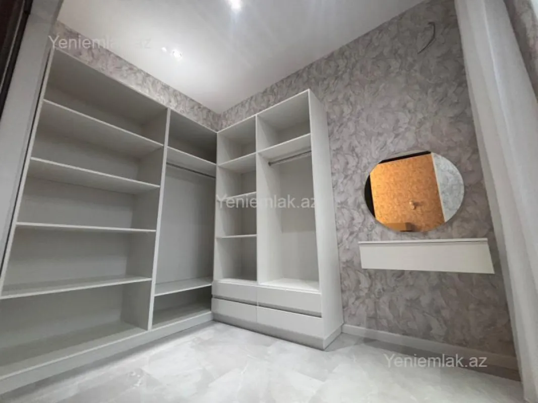Satılır 4 otaqlı həyət evi 275 m²