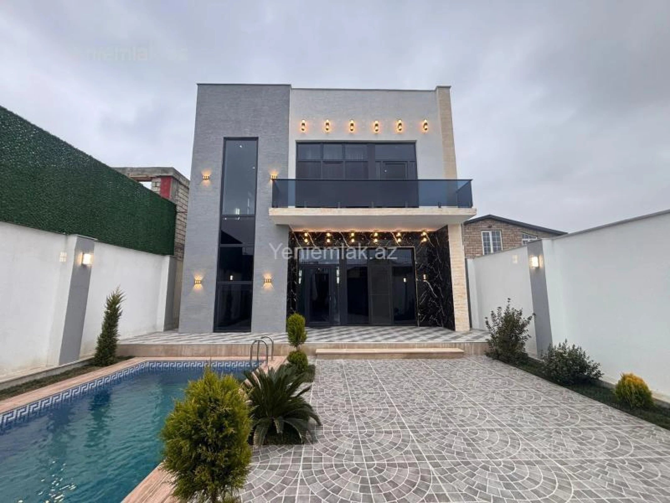 Satılır 4 otaqlı həyət evi 275 m²