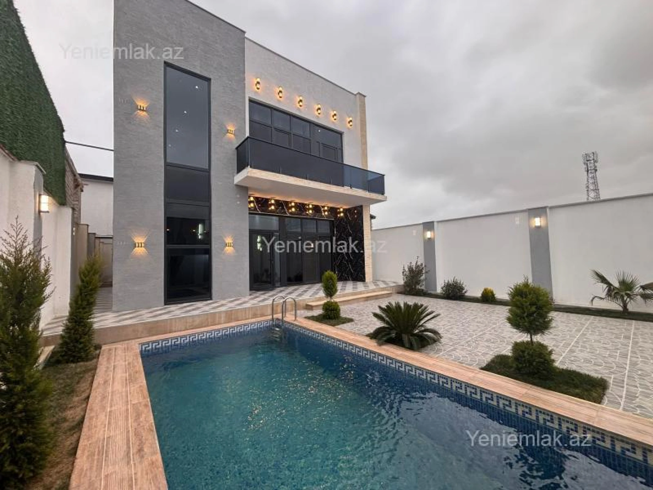 Satılır 4 otaqlı həyət evi 275 m²