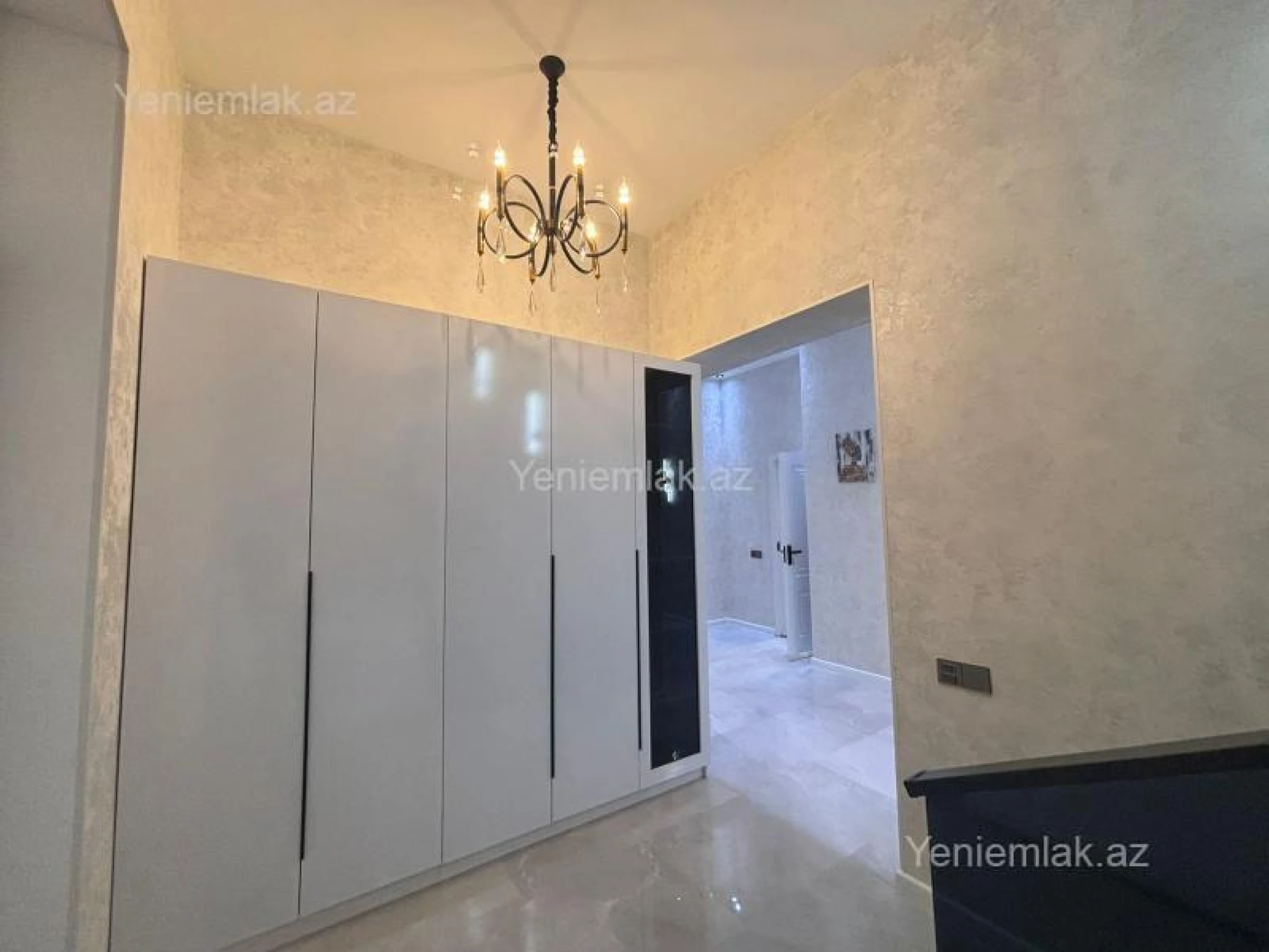 Satılır 4 otaqlı həyət evi 275 m²