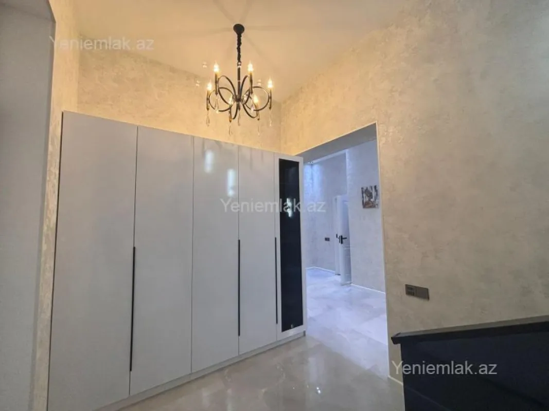 Satılır 4 otaqlı həyət evi 275 m²