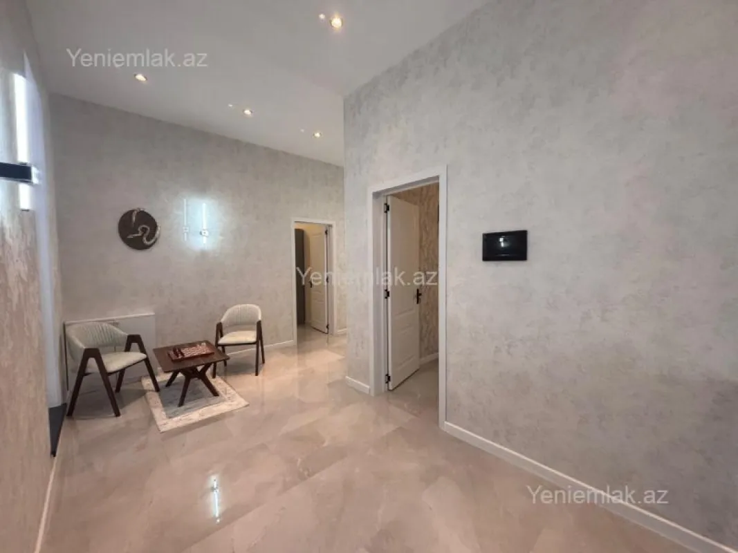 Satılır 4 otaqlı həyət evi 275 m²