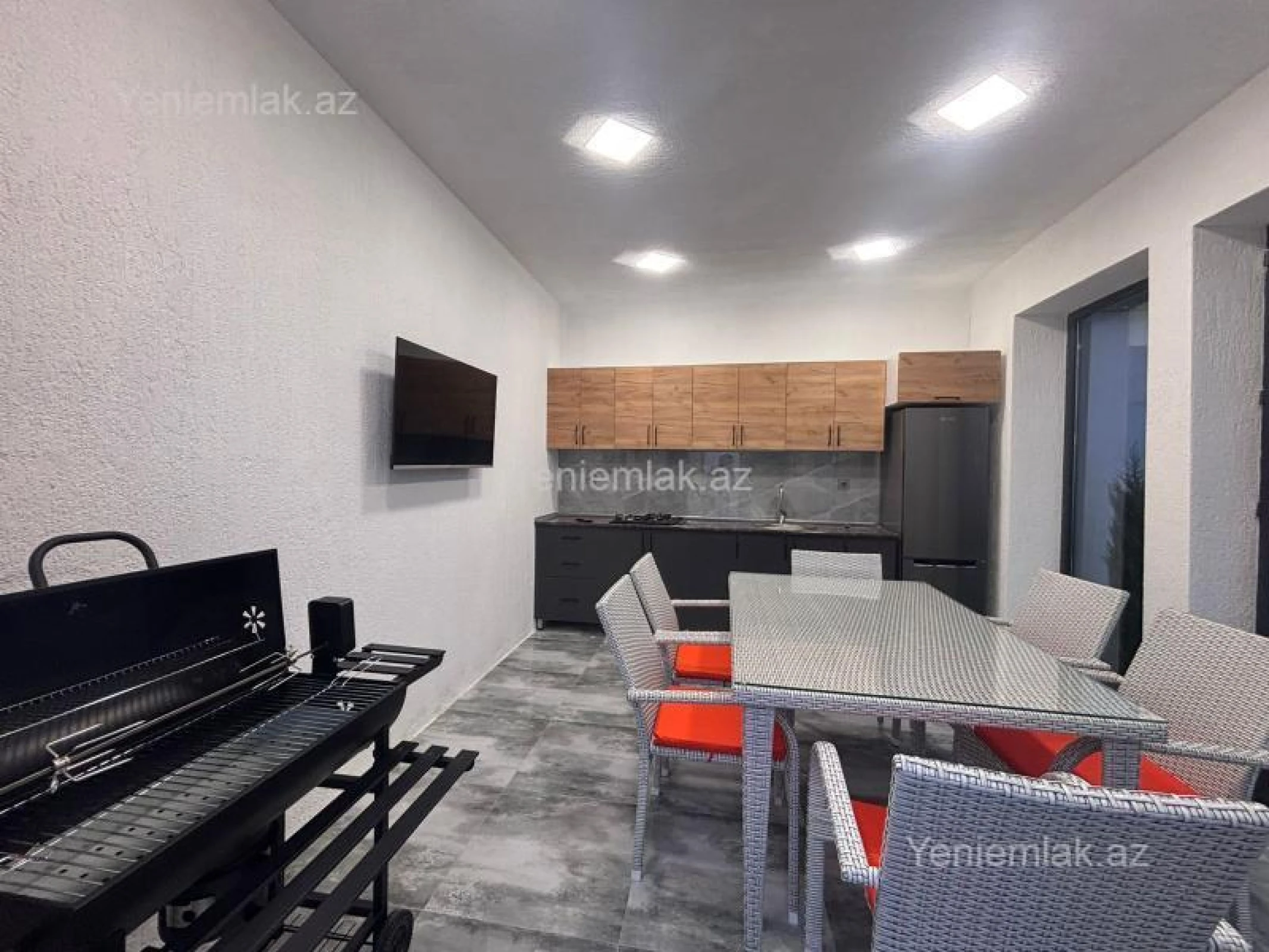 Satılır 4 otaqlı həyət evi 275 m²