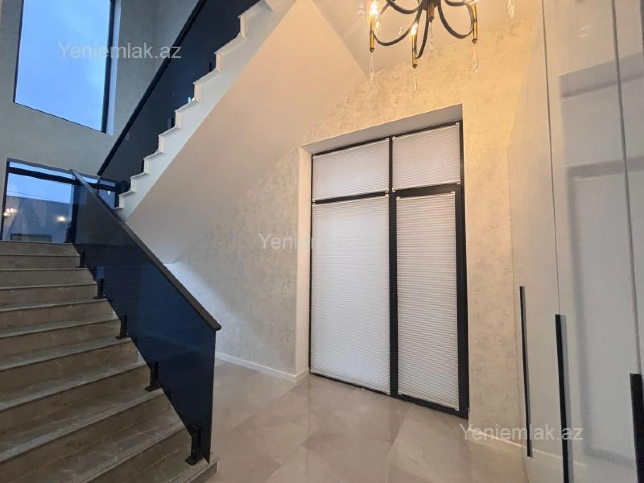 Satılır 4 otaqlı həyət evi 275 m²