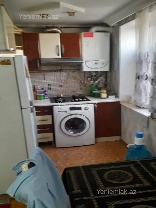 Satılır 2 otaqlı köhnə tikili 50 m²