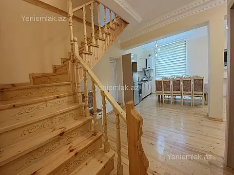 Satılır 6 otaqlı həyət evi 200 m²