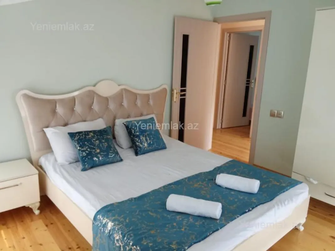 Satılır 6 otaqlı həyət evi 200 m²