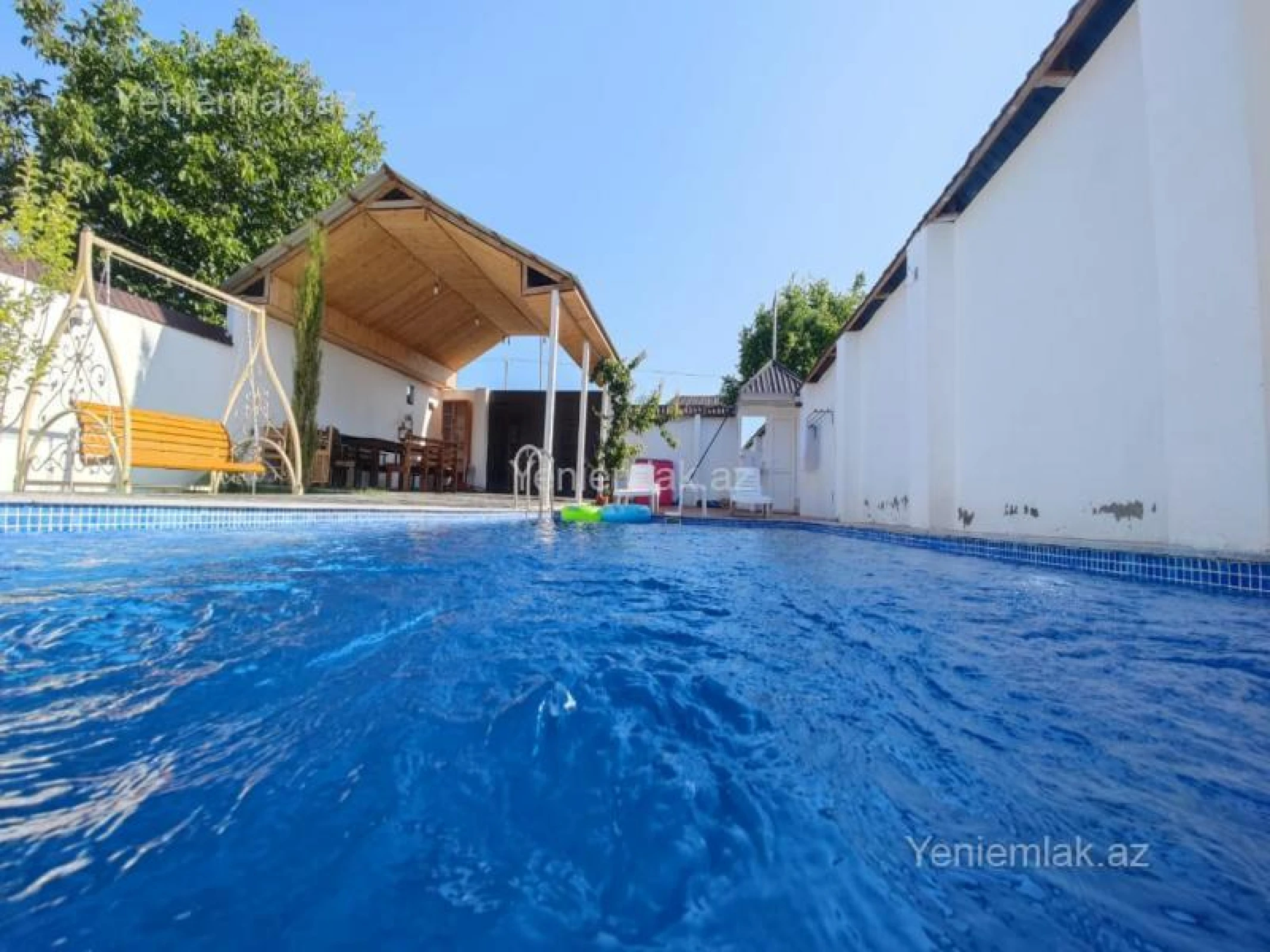 Satılır 6 otaqlı həyət evi 200 m²