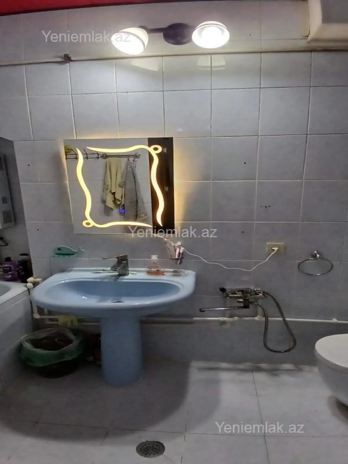 Satılır 4 otaqlı köhnə tikili 65 m²