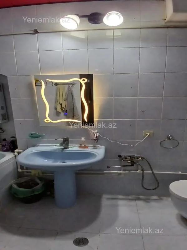 Satılır 4 otaqlı köhnə tikili 65 m²