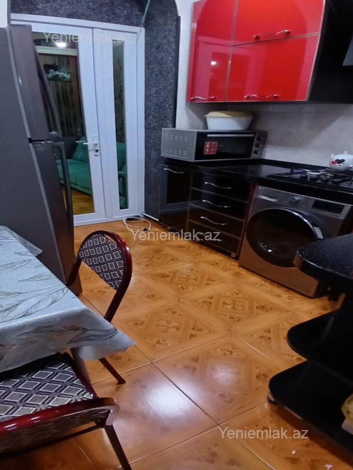 Satılır 4 otaqlı köhnə tikili 65 m²