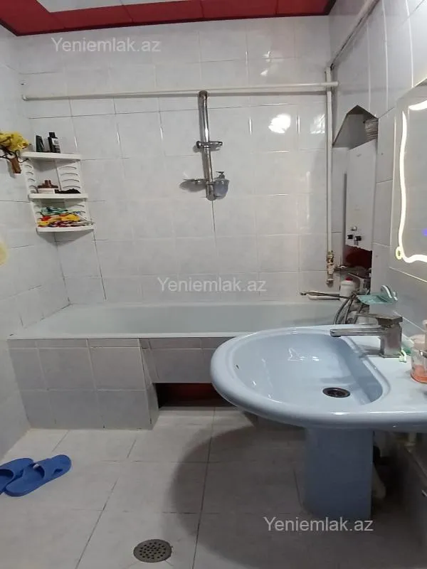 Satılır 4 otaqlı köhnə tikili 65 m²