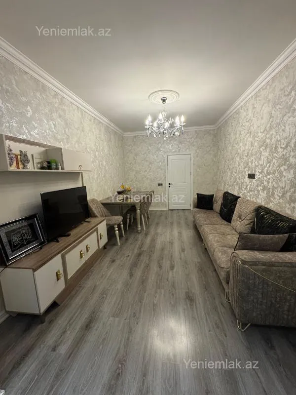 Satılır 4 otaqlı köhnə tikili 90 m²