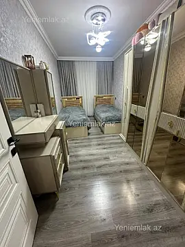 Satılır 4 otaqlı köhnə tikili 90 m²
