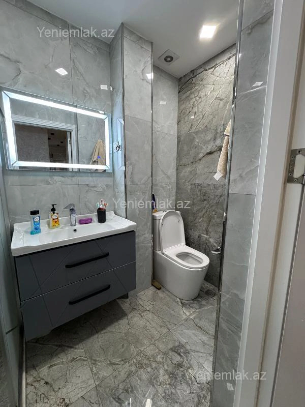 Satılır 4 otaqlı köhnə tikili 90 m²