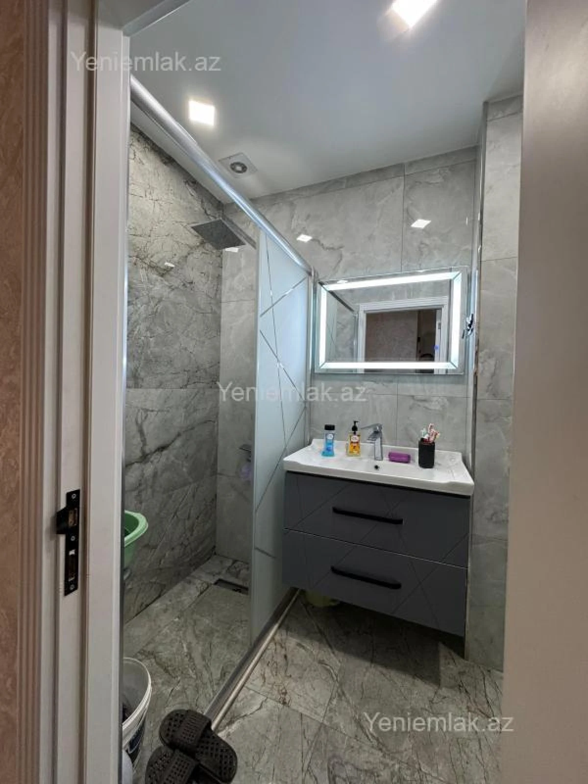 Satılır 4 otaqlı köhnə tikili 90 m²