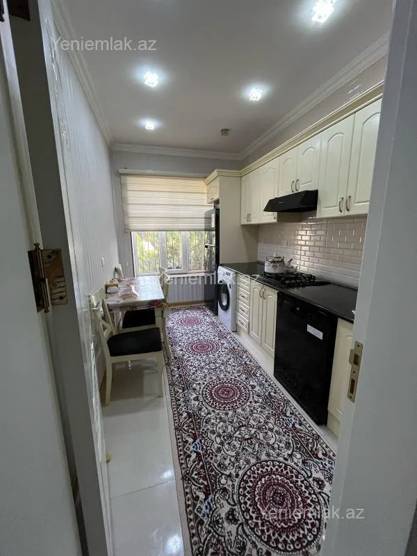 Satılır 4 otaqlı həyət evi 200 m²
