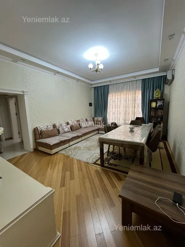 Satılır 4 otaqlı həyət evi 200 m²