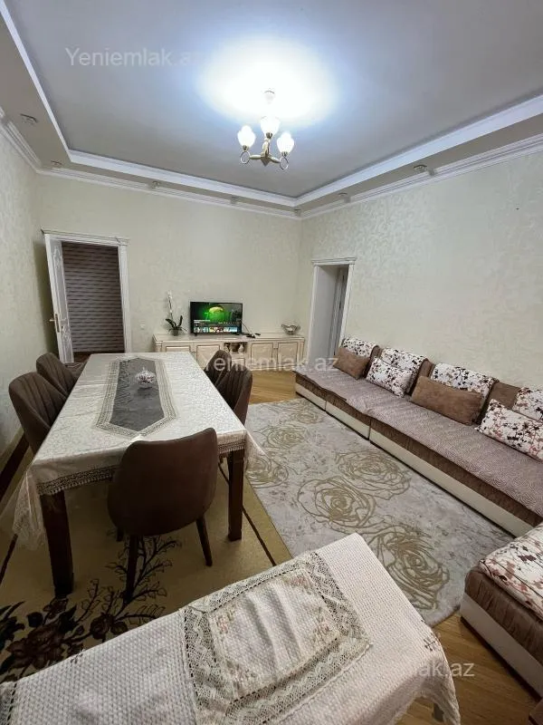 Satılır 4 otaqlı həyət evi 200 m²
