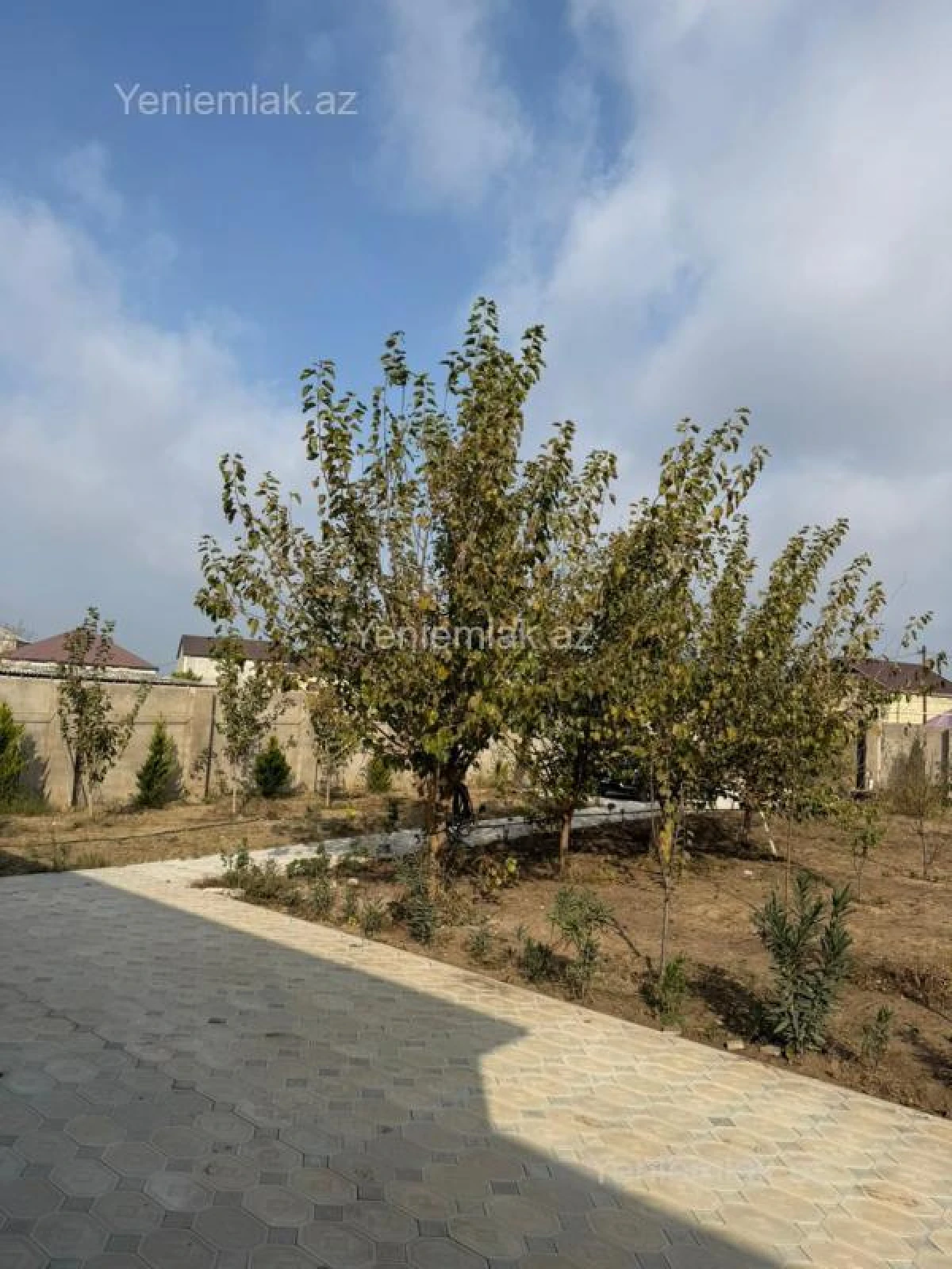 Satılır 4 otaqlı həyət evi 250 m²