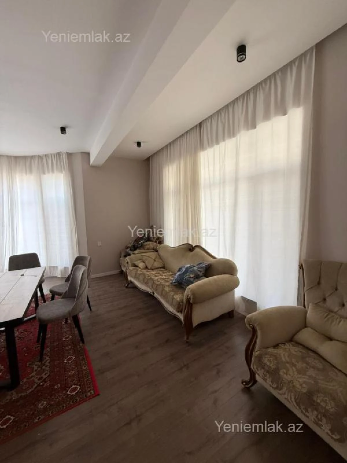 Satılır 4 otaqlı həyət evi 250 m²