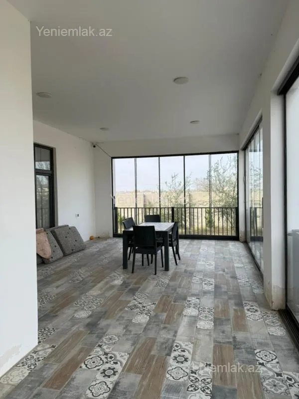 Satılır 4 otaqlı həyət evi 250 m²