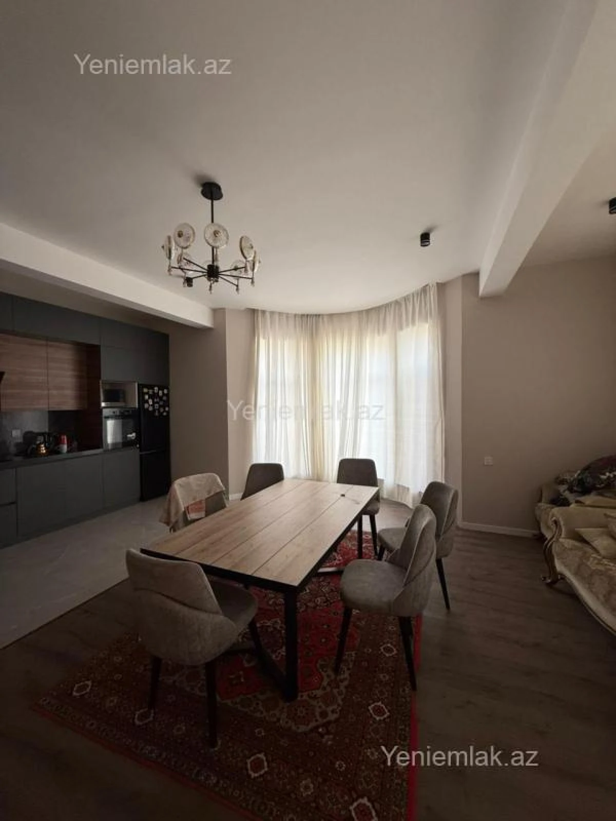 Satılır 4 otaqlı həyət evi 250 m²