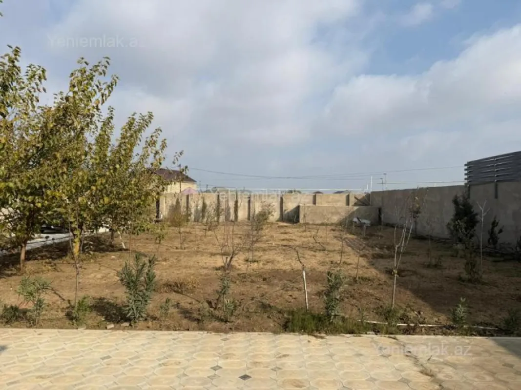 Satılır 4 otaqlı həyət evi 250 m²