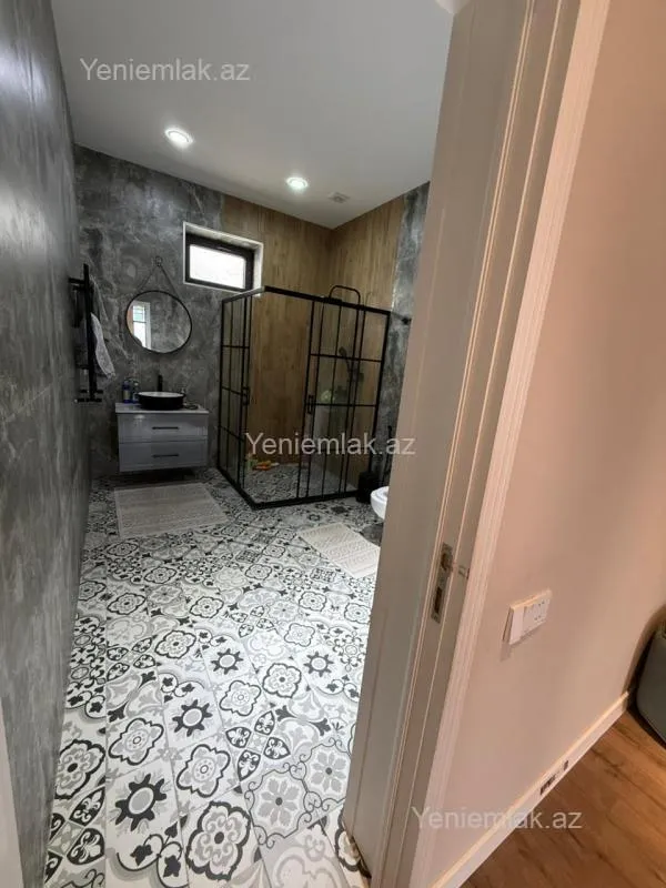 Satılır 4 otaqlı həyət evi 250 m²