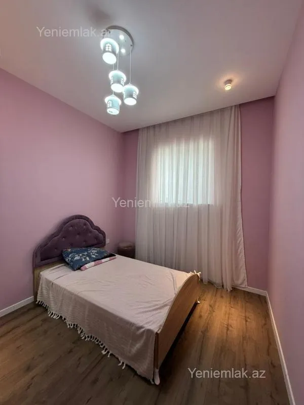 Satılır 4 otaqlı həyət evi 250 m²