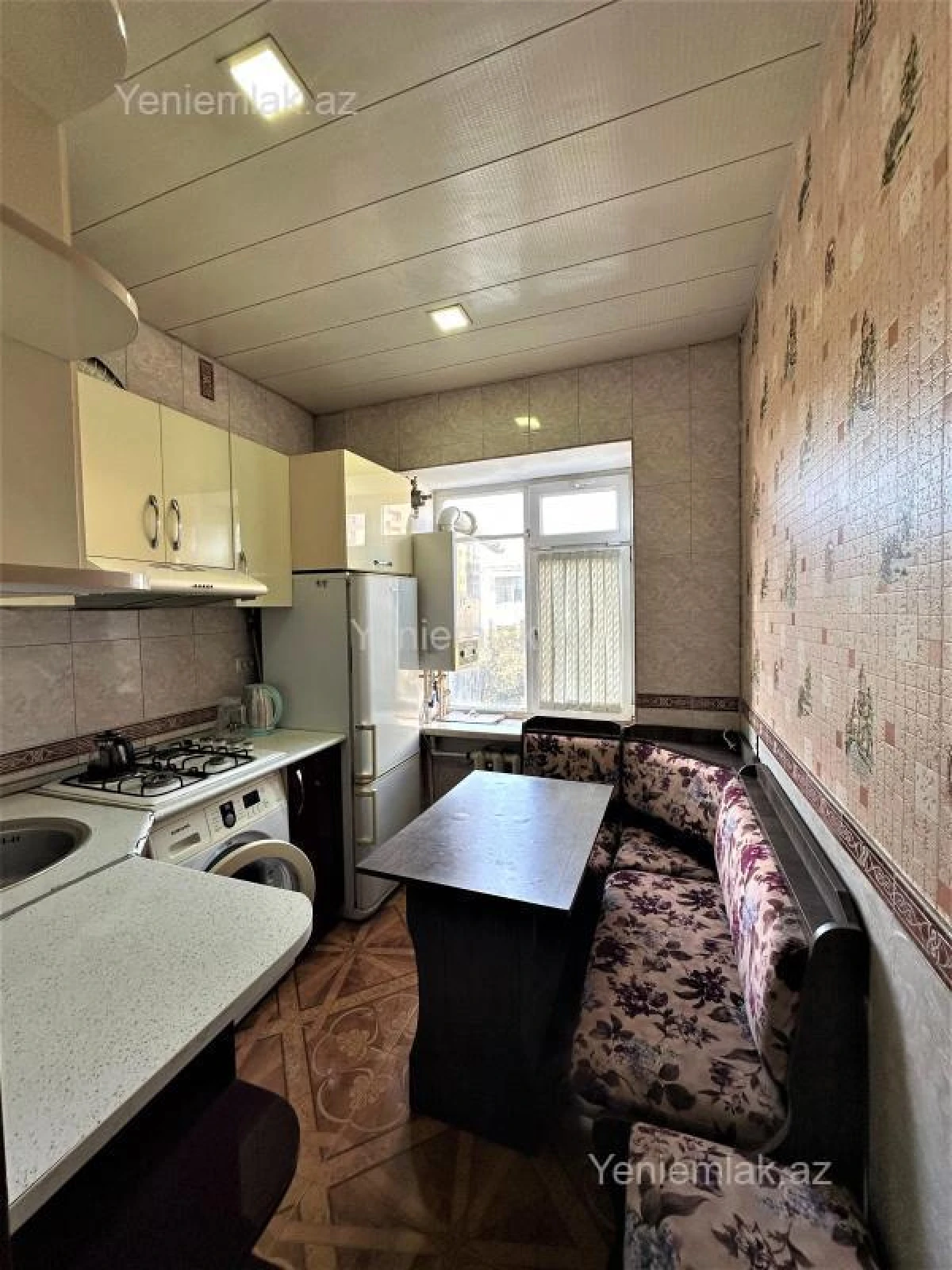 Satılır 2 otaqlı köhnə tikili 50 m²