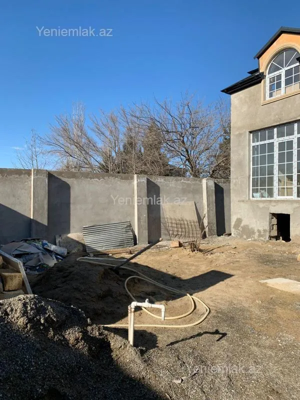 Satılır 6 otaqlı həyət evi 220 m²