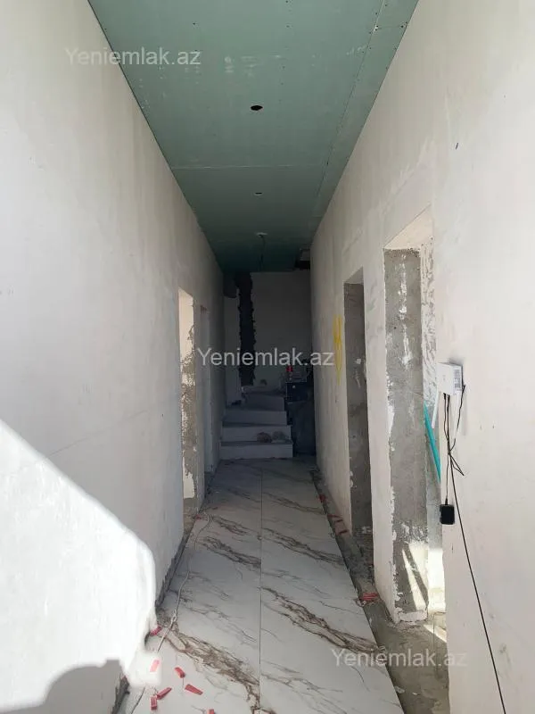 Satılır 6 otaqlı həyət evi 220 m²