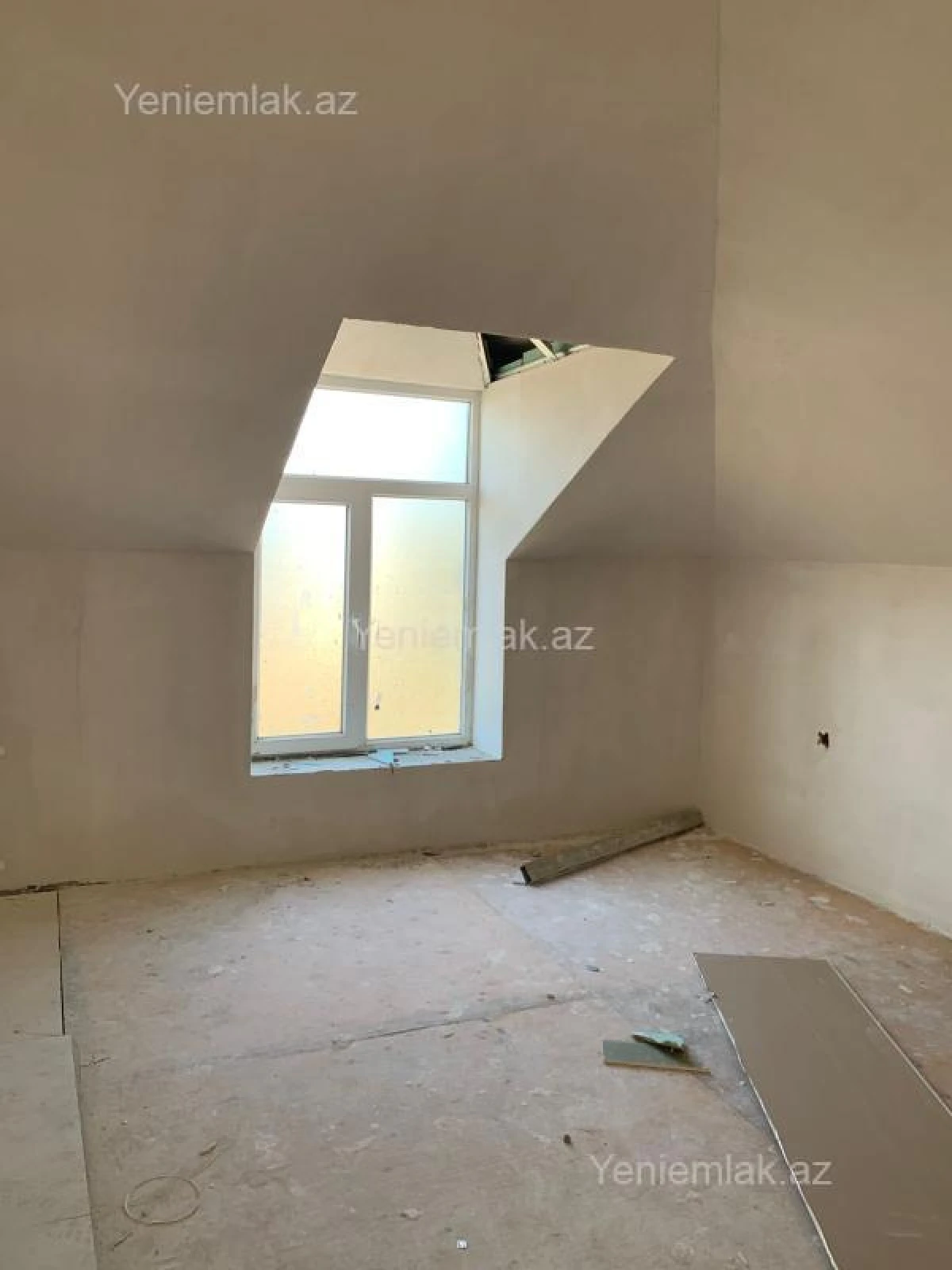 Satılır 6 otaqlı həyət evi 220 m²