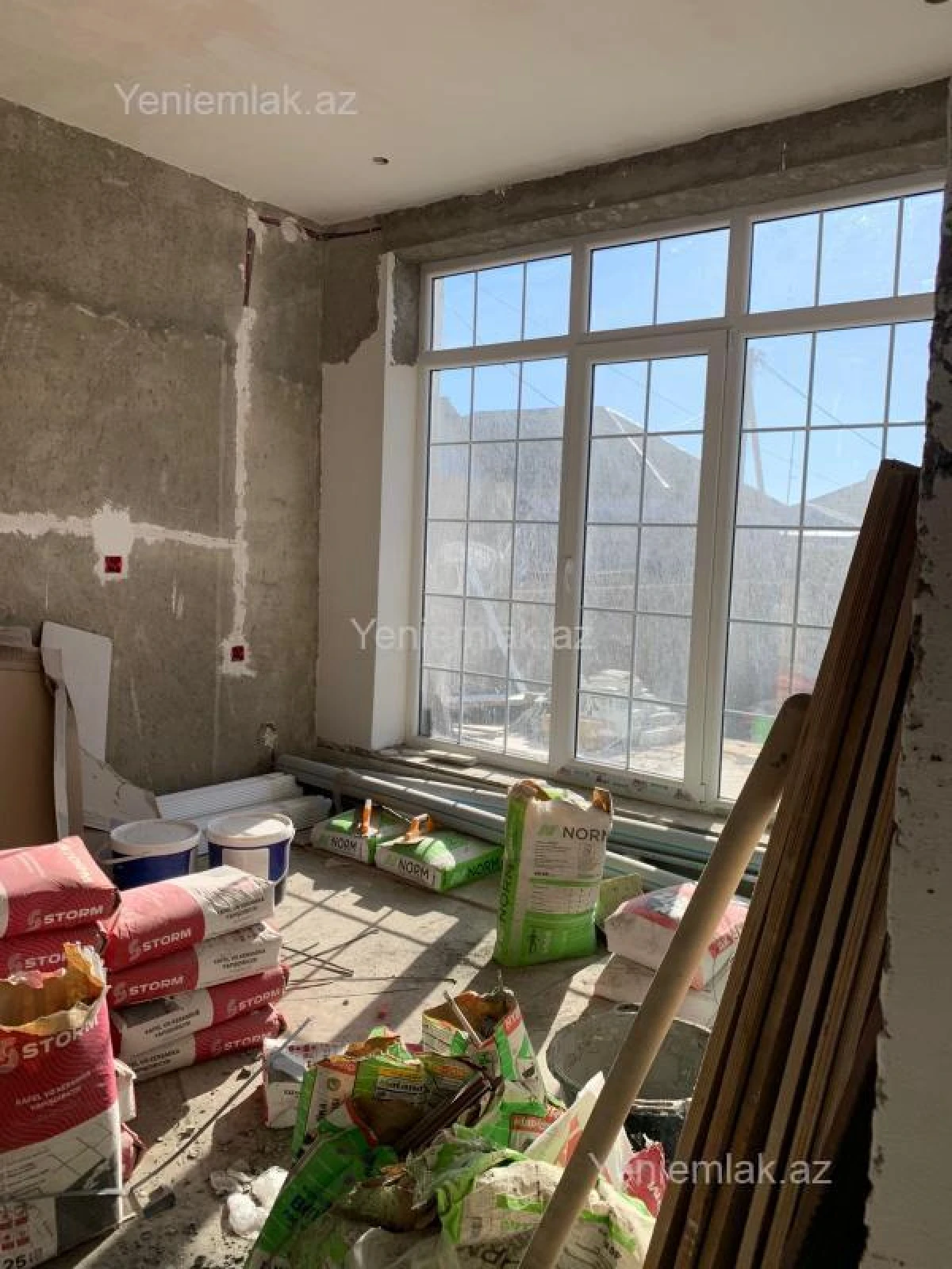 Satılır 6 otaqlı həyət evi 220 m²